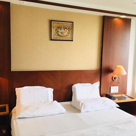 Hotel Jammu Ashok Zewnętrze zdjęcie
