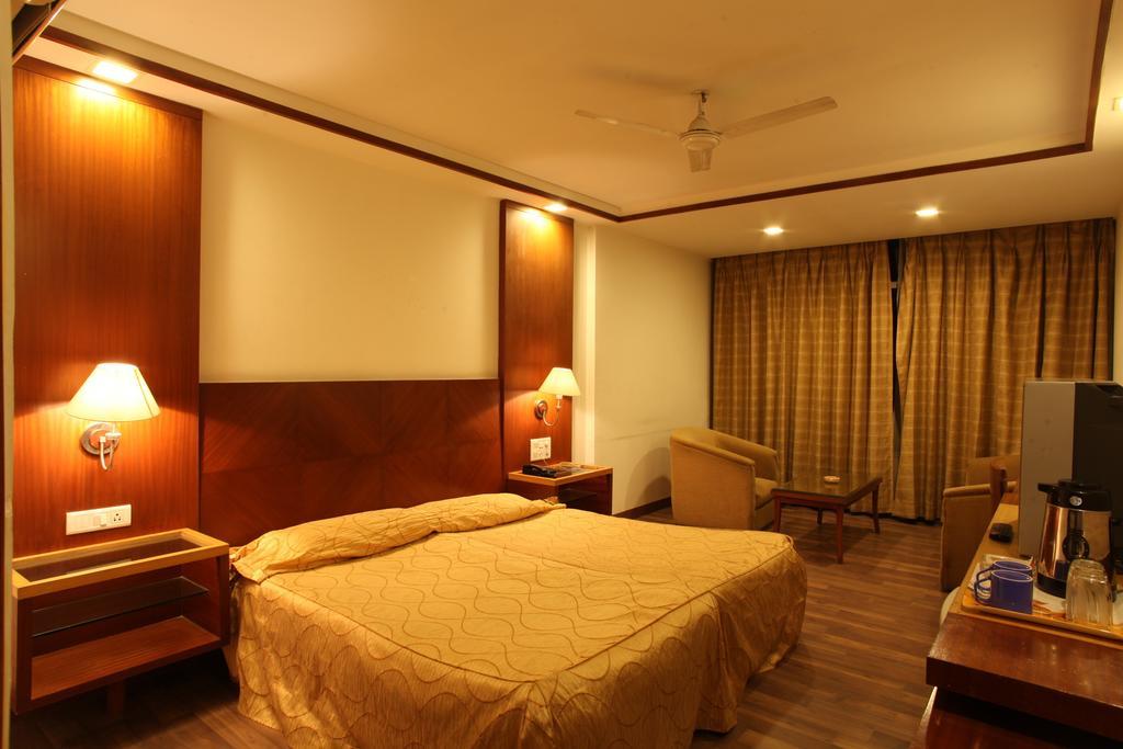 Hotel Jammu Ashok Zewnętrze zdjęcie