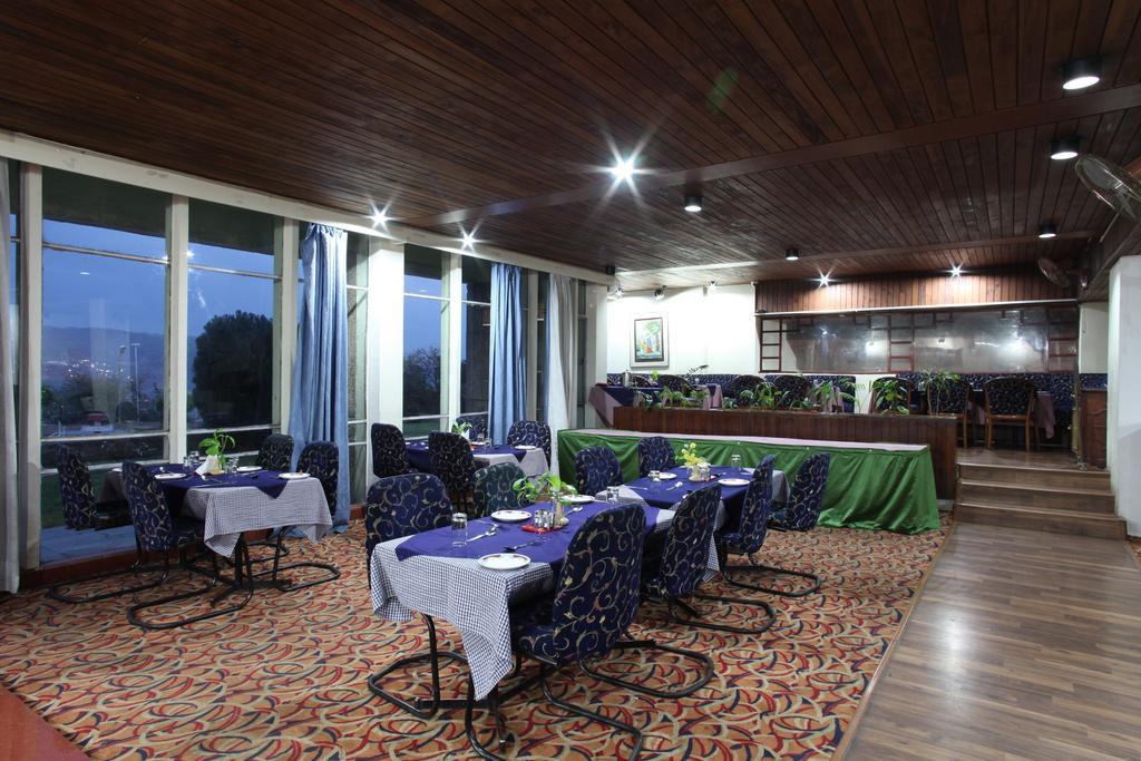 Hotel Jammu Ashok Zewnętrze zdjęcie