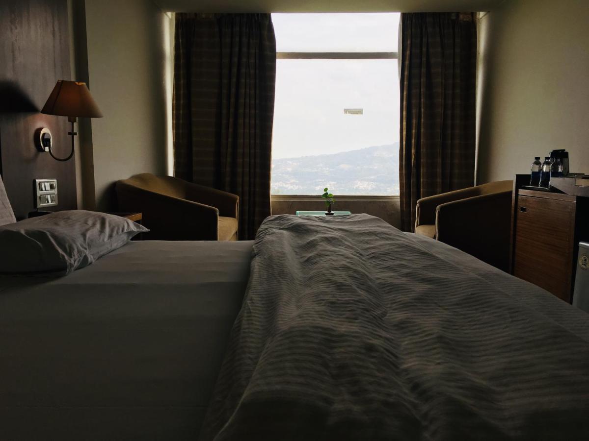 Hotel Jammu Ashok Zewnętrze zdjęcie