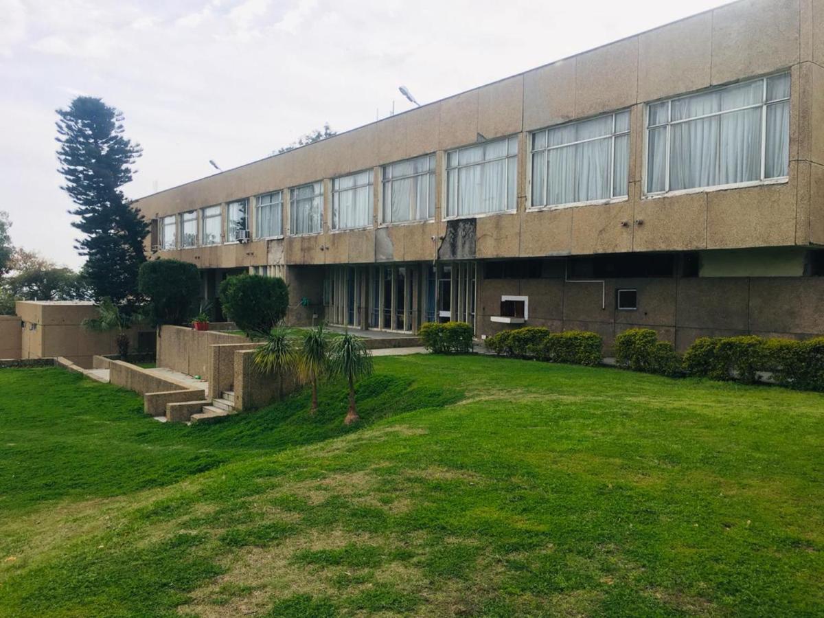 Hotel Jammu Ashok Zewnętrze zdjęcie