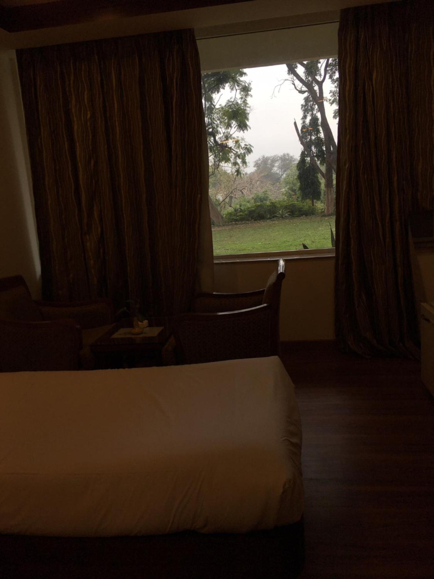 Hotel Jammu Ashok Zewnętrze zdjęcie